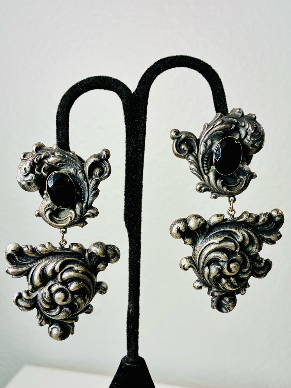 Banana Bob Baroque Scroll Drop Clip Earrings Black Faceted Cabochons 90s Runway - Picture 5 of 12